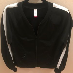 NO BOUNDARIES Black Zip-Up